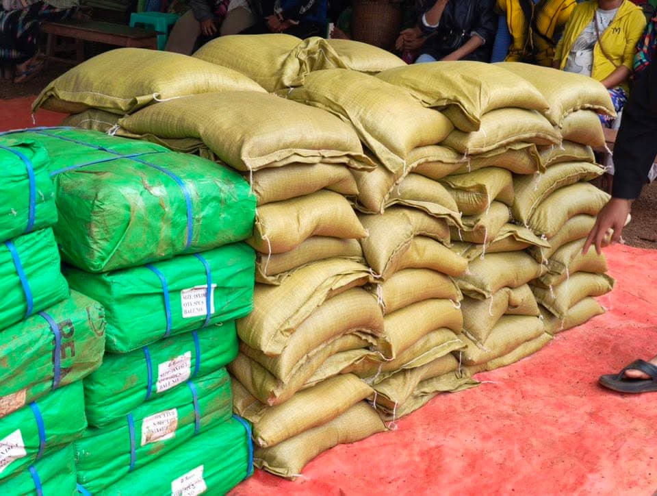 Volunteers distributing food supplies